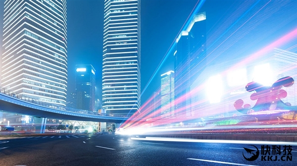 最科學(xué)的超光速體驗(yàn)：看到一半我就瘋了！